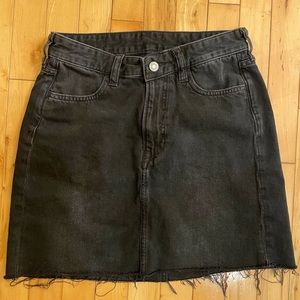 H&M black jeans women’s size 4 skirt In excellent condition